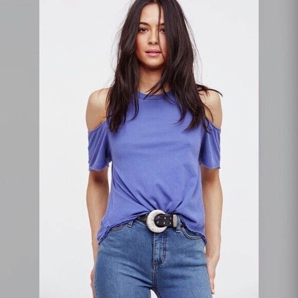 NWT‎ free people Taurus cold shoulder tee size Medium NWT - Picture 1 of 3